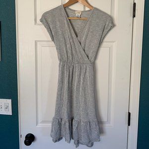 Caution to the Wind Gray & White Striped Dress M